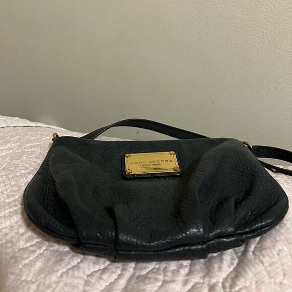 Marc Jacobs New York Crossbody Purse Handbag Black Leather Small Gold Hardware - Picture 8 of 10